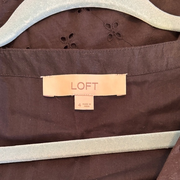 Loft Black Eyelet Mini Dress Fully Lined Ruffled Hem V-neck cap Sleeves sz 4 - Picture 9 of 10